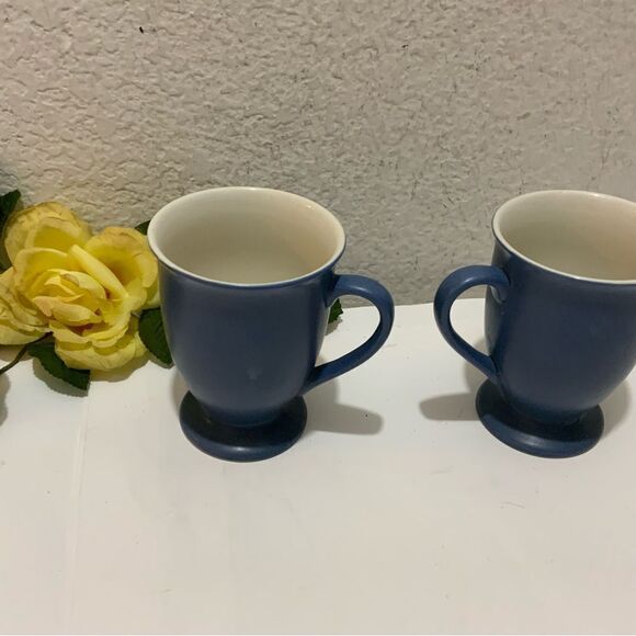 2 Churchill Made in England Blue  Pedestal Glasses /Mugs with Gold Rim 4… - Picture 2 of 6
